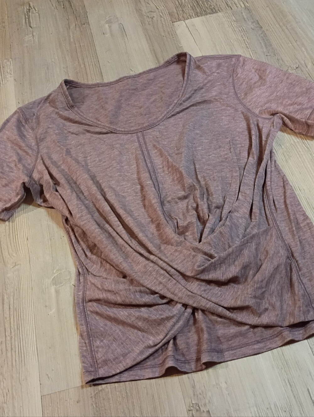 Lululemon - Picture 2 of 5